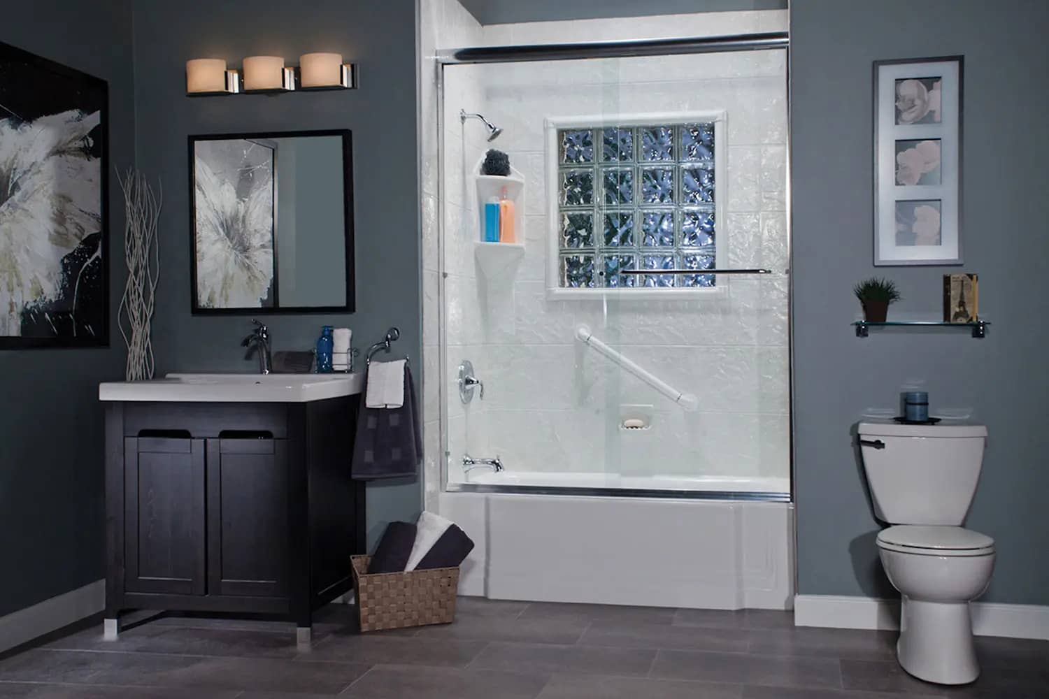 greytubglassdoorenclosure_installation-Prime_Bath