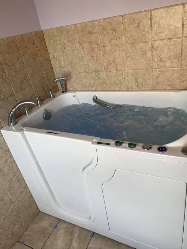 yellowmarbleaccessabilityenclosure_installation-Prime_Bath